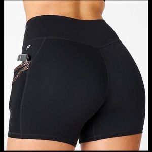 Trinity Mid-Rise Pocket Short 5"